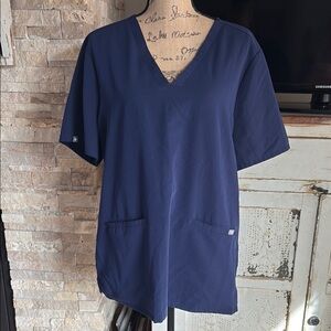 FIGS vneck short sleeve 2 front pocket Tech Collection scrub shirt navy blue